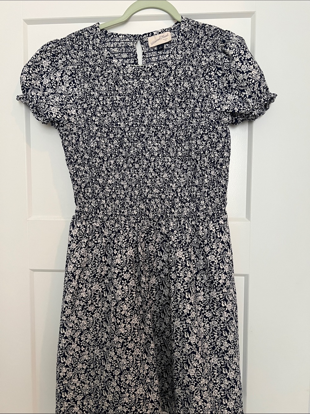 EUC Universal Thread Navy and White Floral Smocked Midi Dress